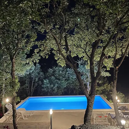 Nyaraló Welcoming House In Poljica With Private Pool