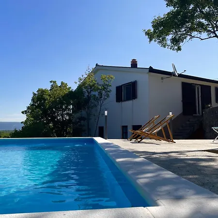 Nyaraló Welcoming House In Poljica With Private Pool