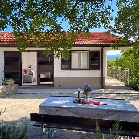 בית נופש Welcoming House In Poljica With Private Pool