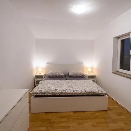 Dom wakacyjny Welcoming House In Poljica With Private Pool