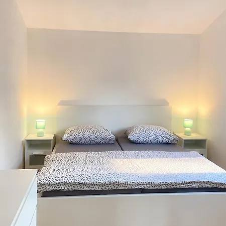 Welcoming House In Poljica With Private Pool בית נופש