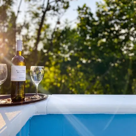 Dom wakacyjny Welcoming House In Poljica With Private Pool *