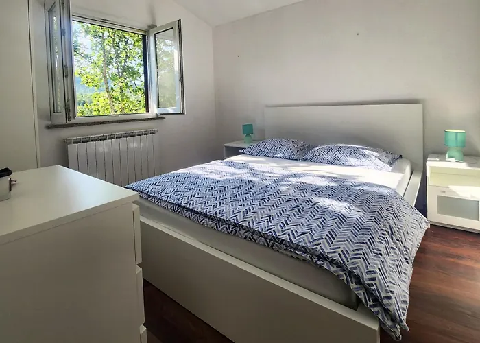 펜션 Welcoming House In Poljica With Private Pool