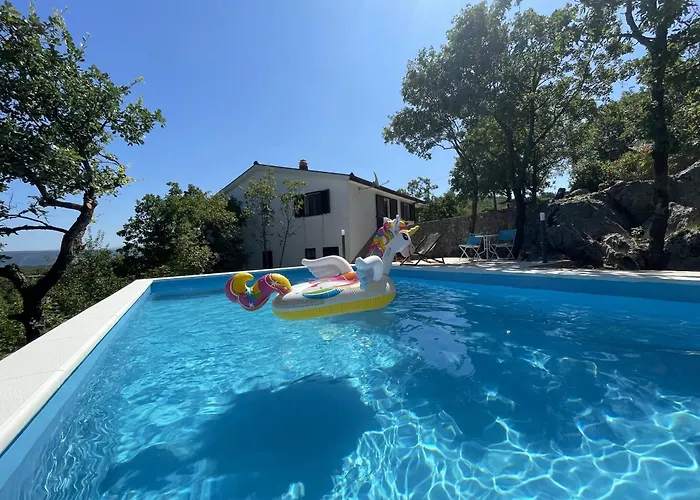 Welcoming House In Poljica With Private Pool 펜션 *