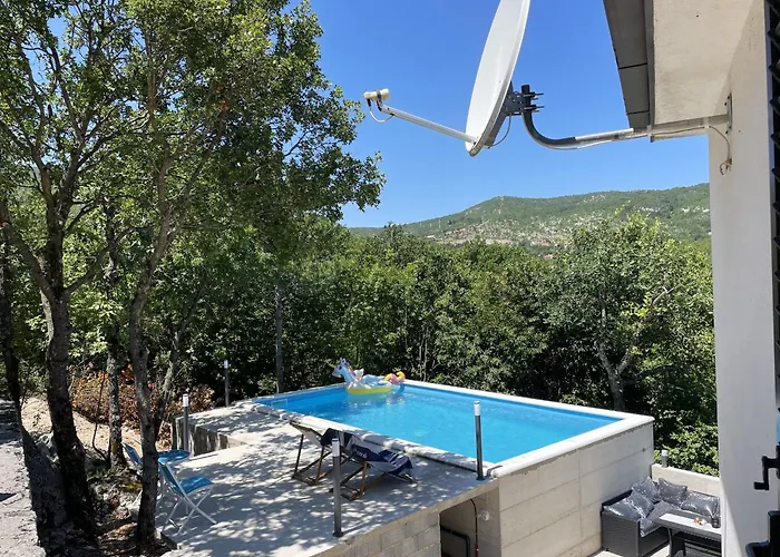 펜션 Welcoming House In Poljica With Private Pool Kruševo