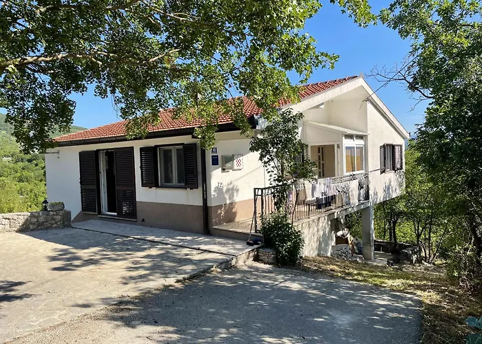 펜션 Welcoming House In Poljica With Private Pool *