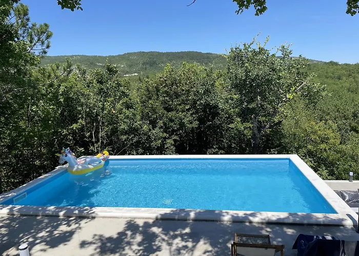 Welcoming House In Poljica With Private Pool 펜션 *